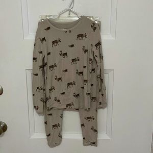 Kyte Baby Bamboo Kid Pajamas! Size: 7. Color: Light Beige with Reindeer.